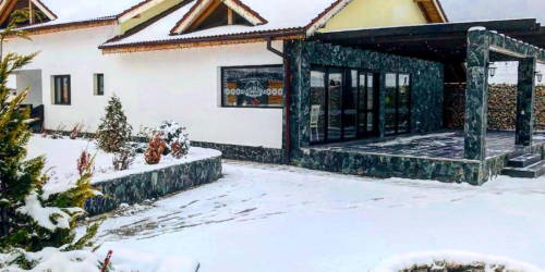 Casa De Sub Piatra